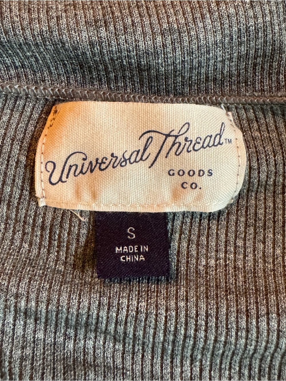 Universal Thread Gray Ribbed Slim Button-Front Top small nwot - Picture 7 of 8